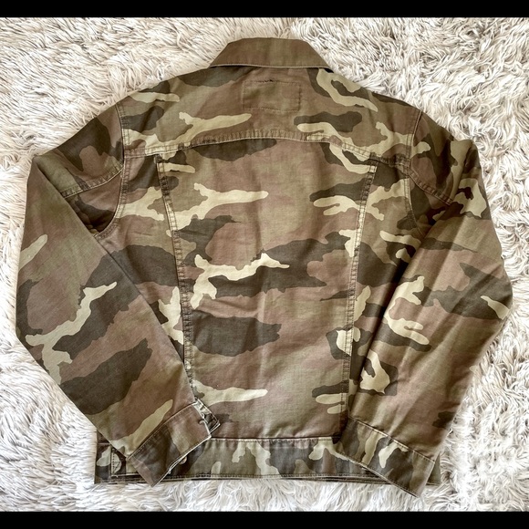 SIGNATURE by LEVI STRAUSS & CO Camo Army Green Jean Jacket - Picture 2 of 4